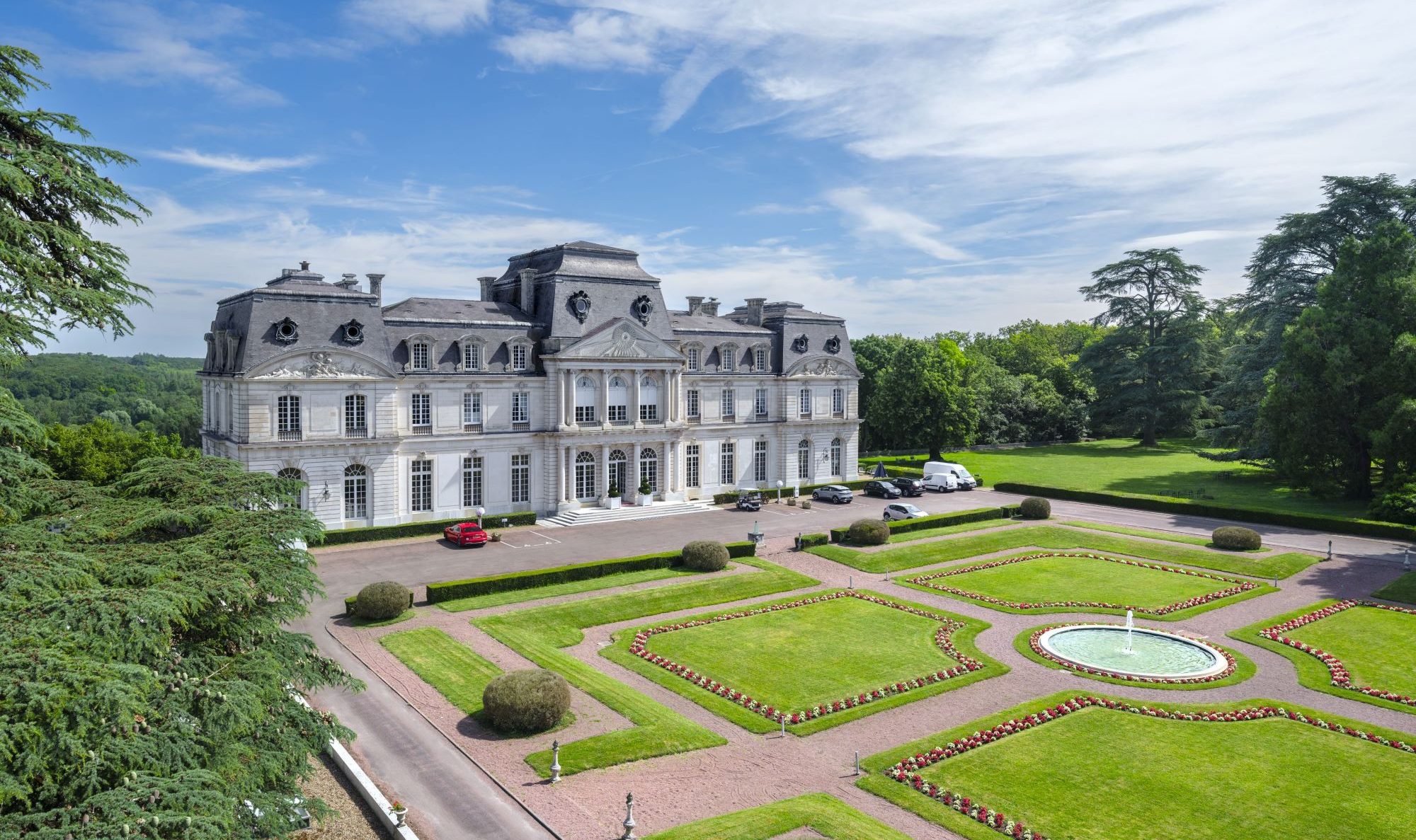 Vue extérieure du Château d'Artigny Montbazon